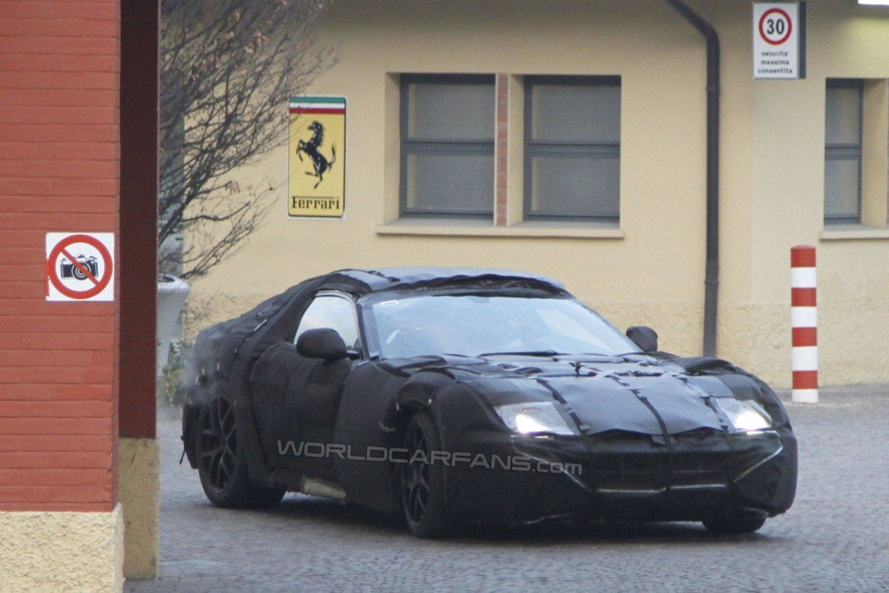 Erede Ferrari 599 - Foto spia 16-01-2012