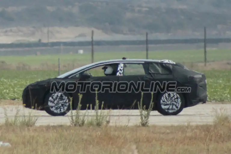 Faraday Future (foto spia) - 5