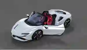 Ferrari 12 nuove colorazioni interni - Foto