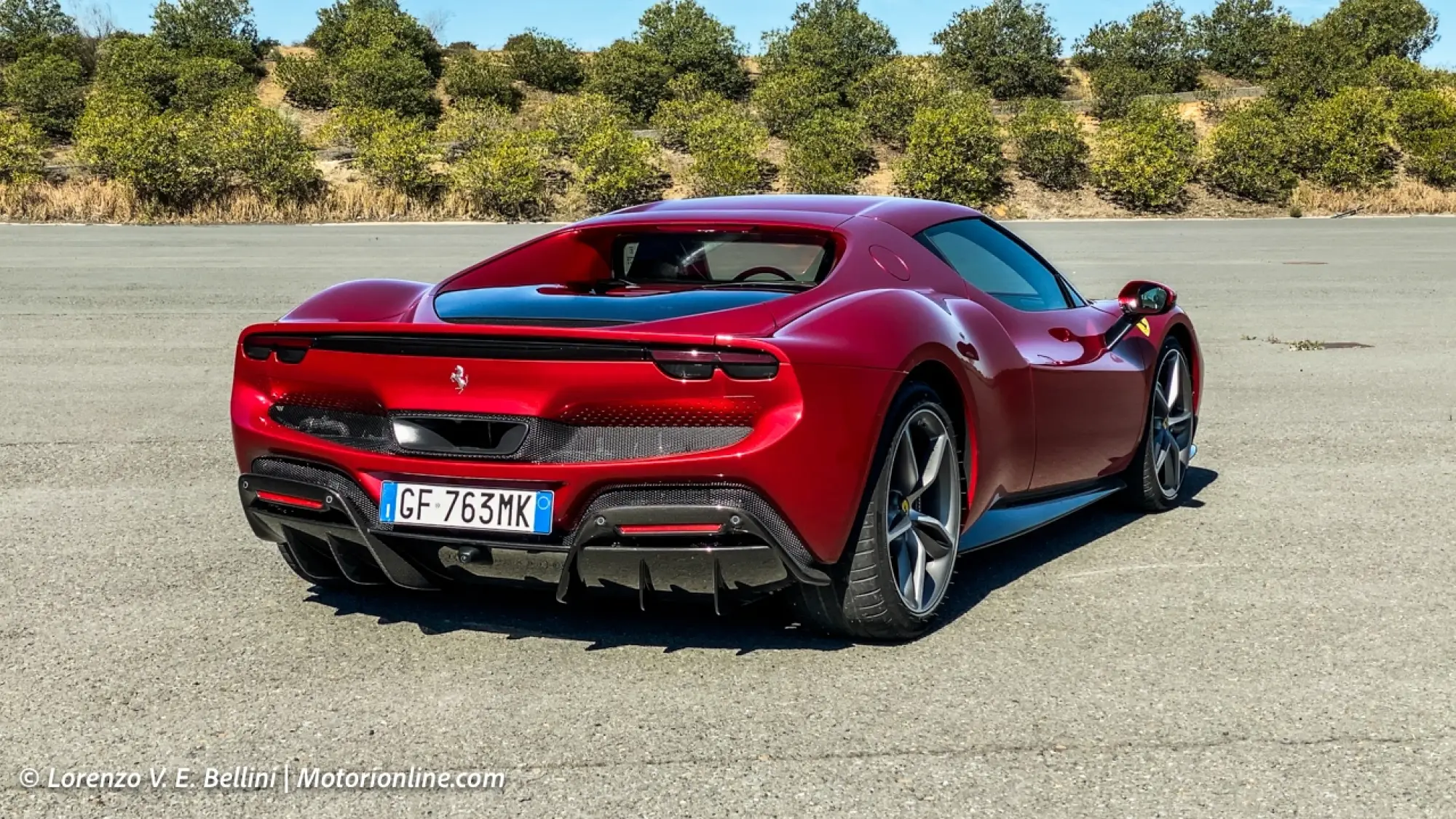 Ferrari 296 GTB - Prova su strada e su pista - 17