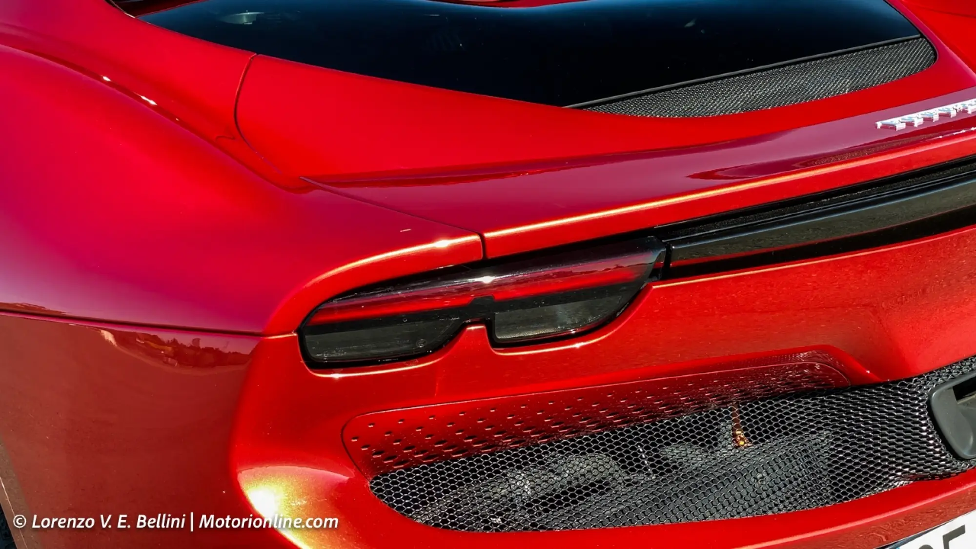 Ferrari 296 GTB - Prova su strada e su pista - 20