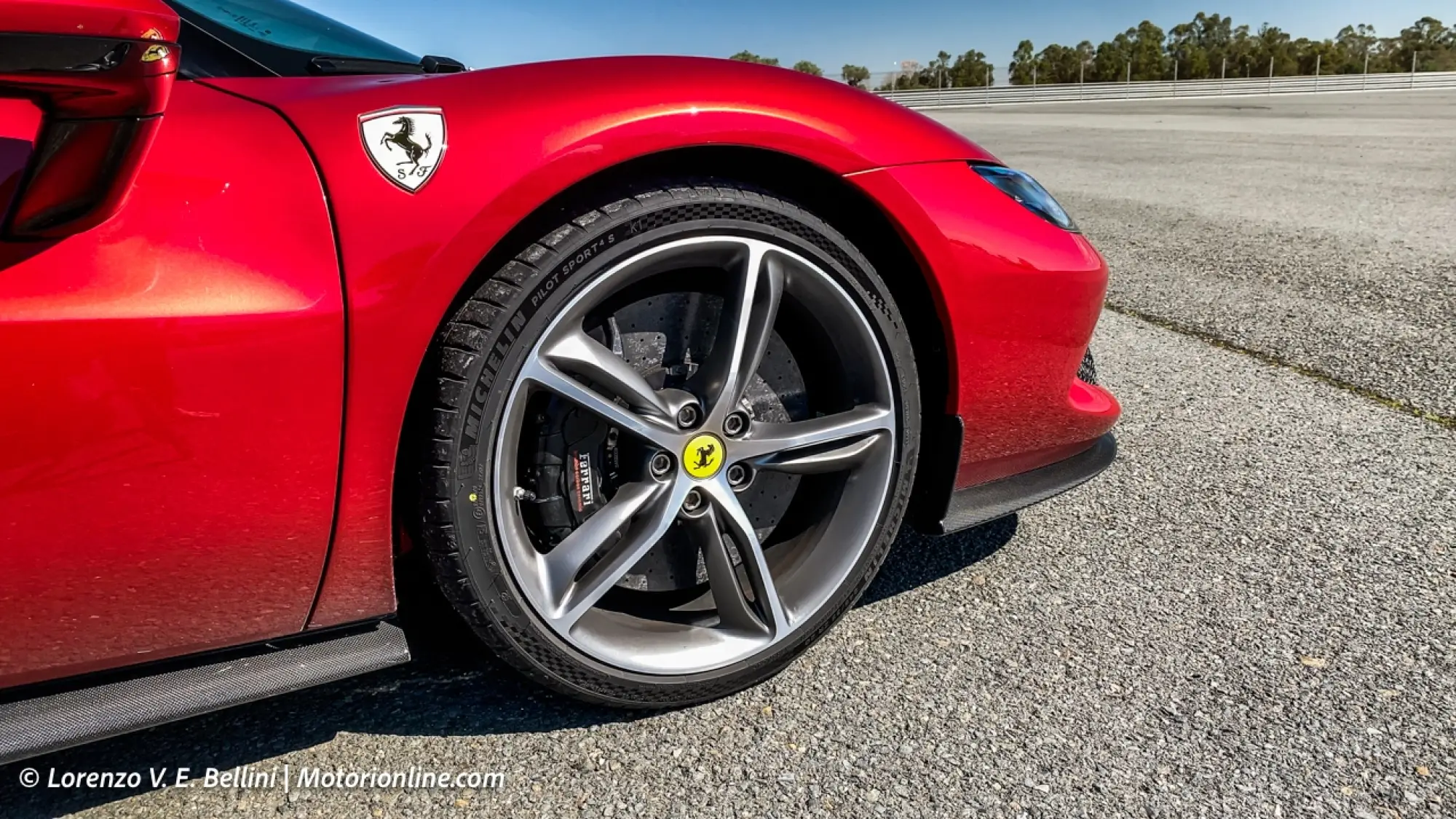 Ferrari 296 GTB - Prova su strada e su pista - 45