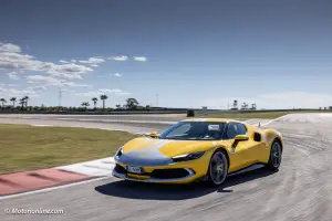 Ferrari 296 GTB - Prova su strada e su pista - 85