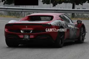 Ferrari 296 GTB ultimi prototipi