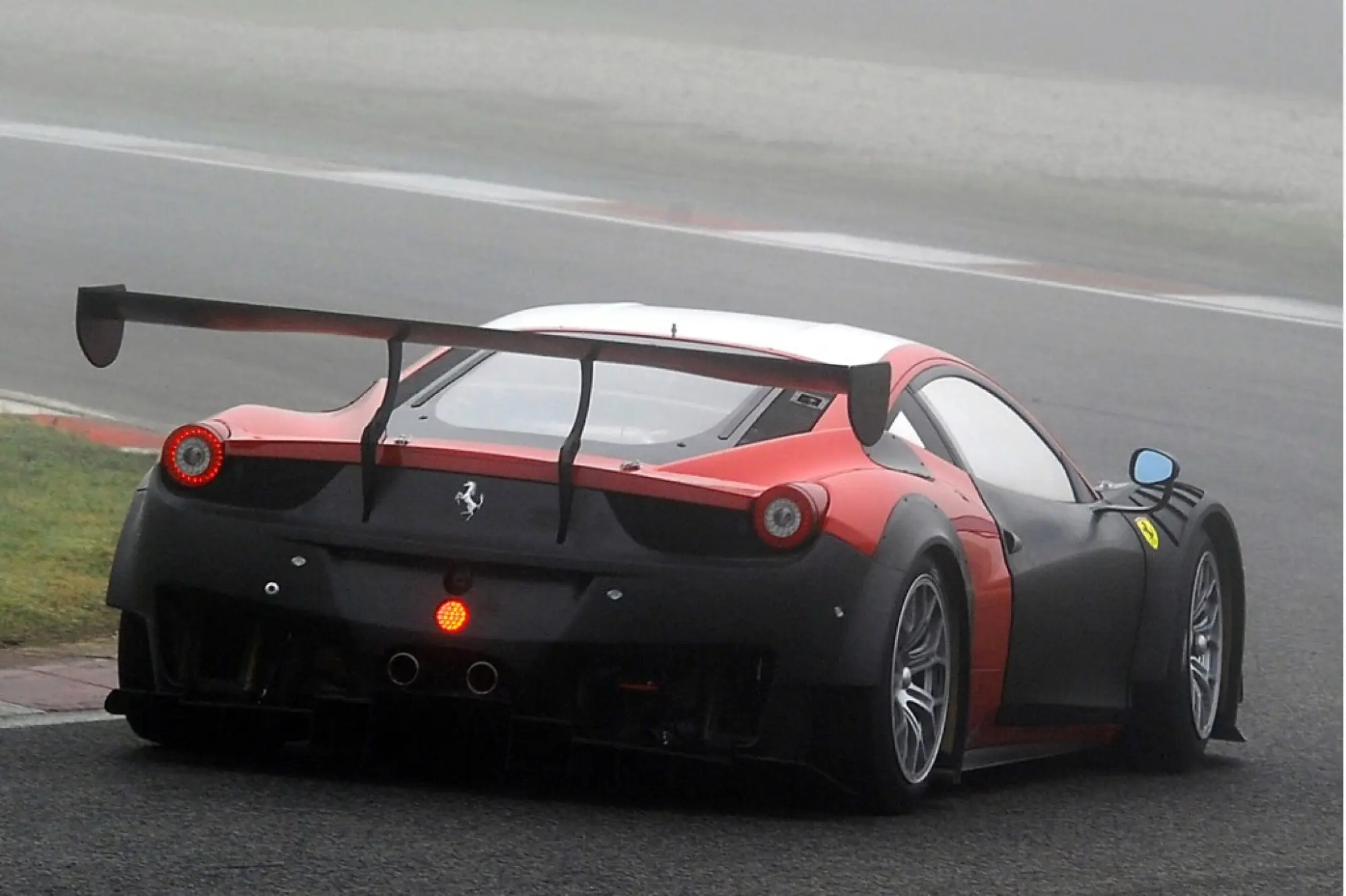 Ferrari 458 GT3 2013, foto spia - 1