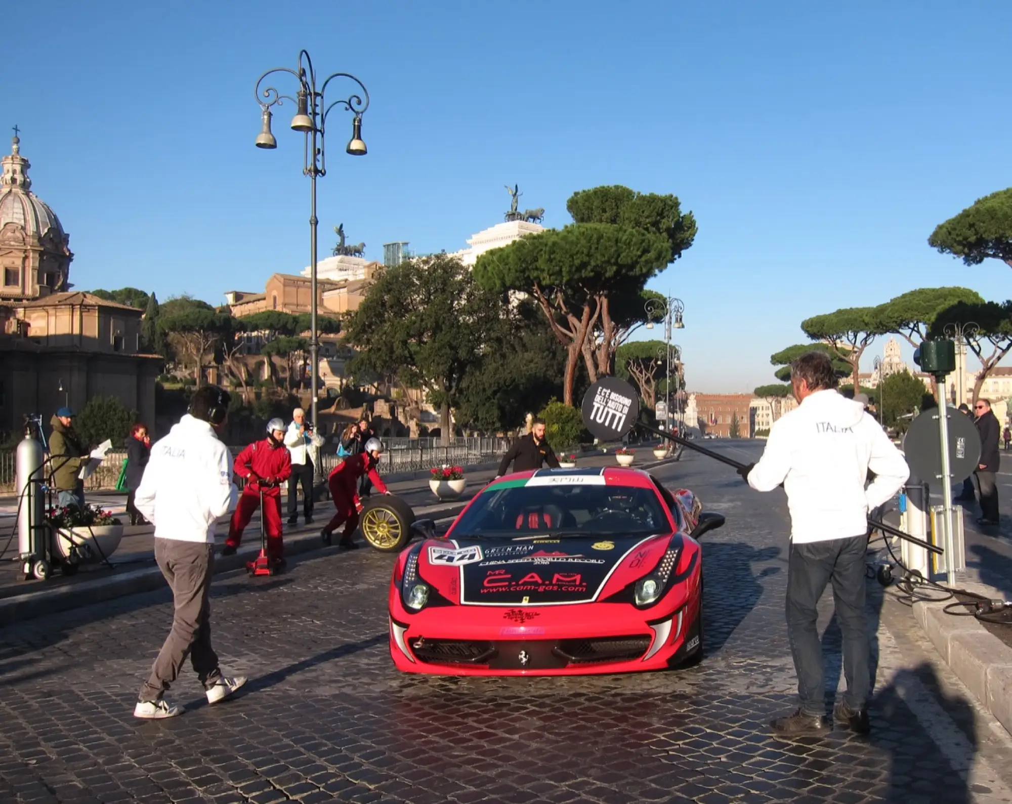 Ferrari 458 Italia e Fabio Barone - pit-stop per Amatrice - 7