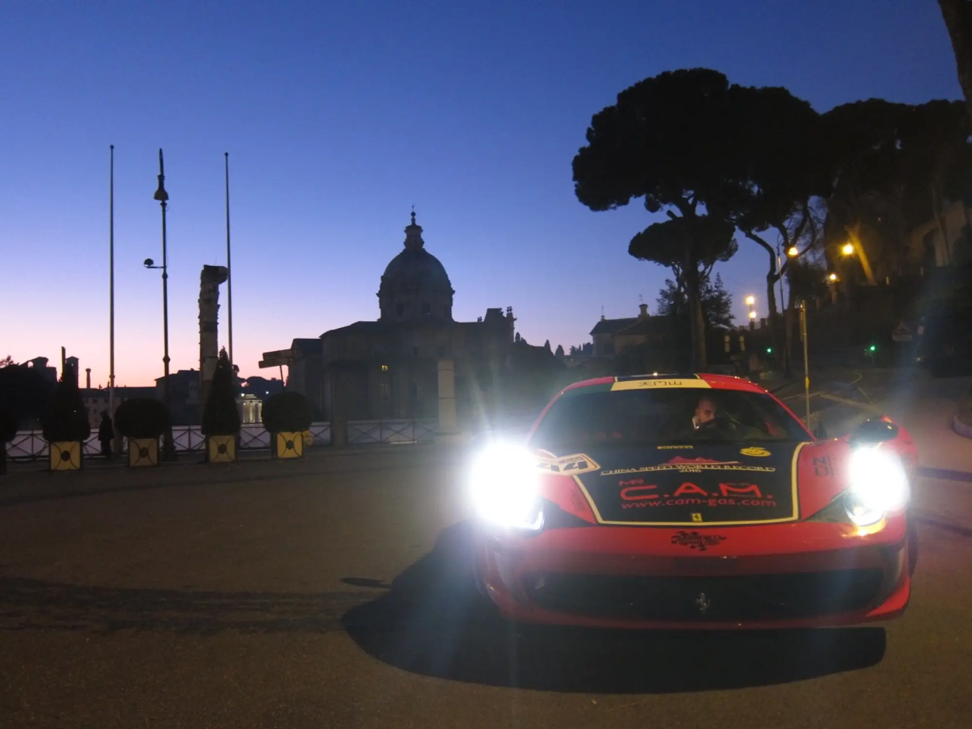 Ferrari 458 Italia e Fabio Barone - pit-stop per Amatrice - 9