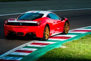 Ferrari 458 Italia - Livrea anni 70 Niki Lauda