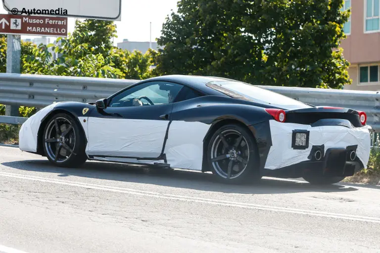 Ferrari 458 Monte Carlo - Foto spia 21-08-2013 - 4