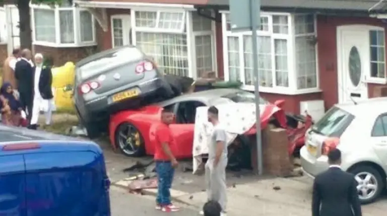Ferrari 458 MY 2014 - Incidente Luton - 3