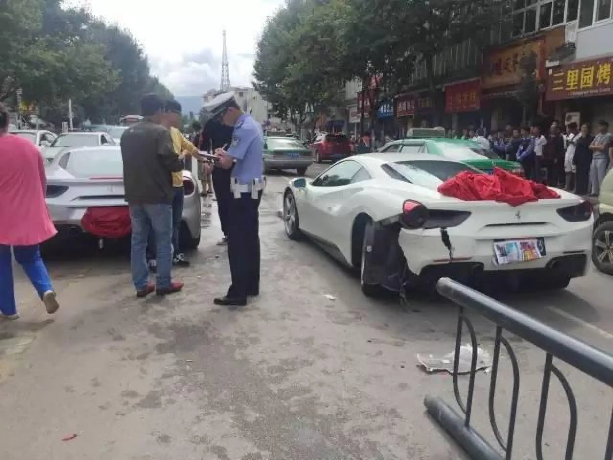 Ferrari 488 GTB - incidente a Lijiang (Cina) - 3