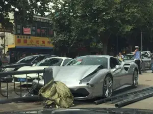 Ferrari 488 GTB - incidente a Lijiang (Cina) - 6