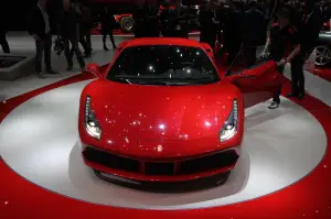 Ferrari 488 GTB - Salone di Ginevra 2015 - 2