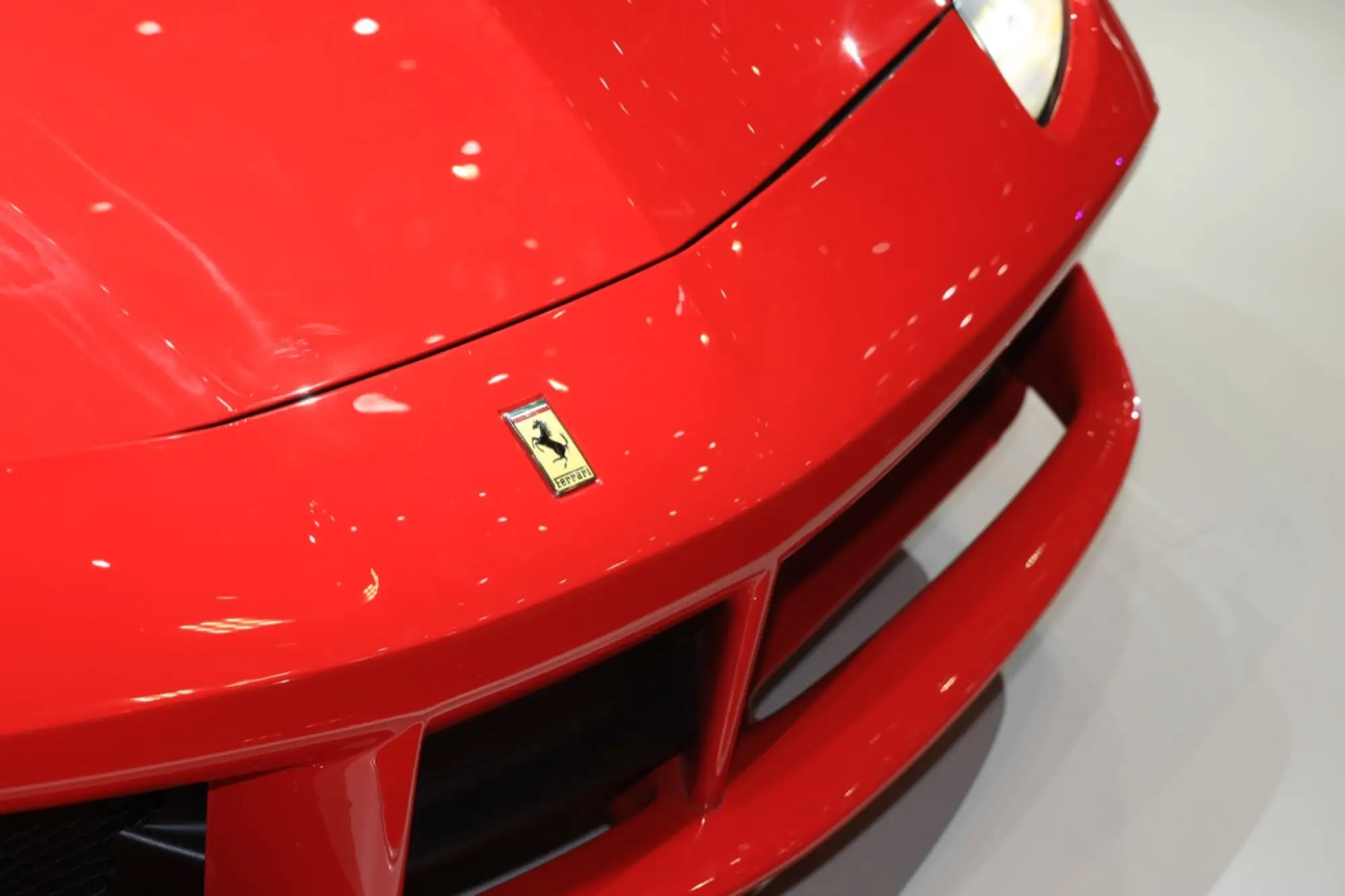 Ferrari 488 GTB - Salone di Ginevra 2015 - 13