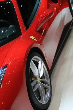 Ferrari 488 GTB - Salone di Ginevra 2015 - 15