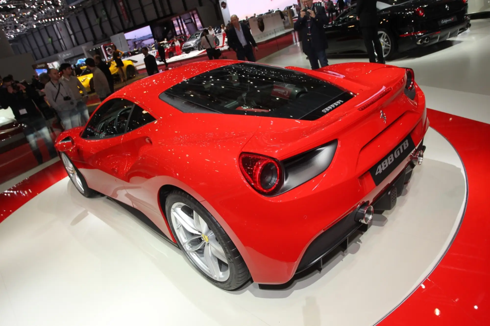 Ferrari 488 GTB - Salone di Ginevra 2015 - 18