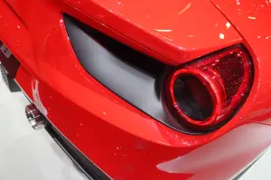 Ferrari 488 GTB - Salone di Ginevra 2015 - 36