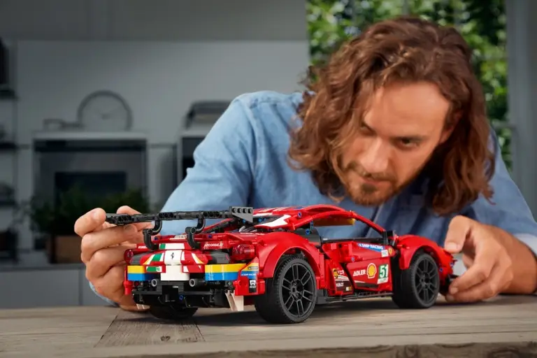 Ferrari 488 GTE AF Corse 51 - Lego Technic - 4