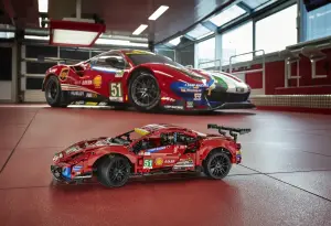 Ferrari 488 GTE AF Corse 51 - Lego Technic - 9