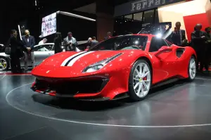Ferrari 488 Pista (live) - Salone di Ginevra 2018
