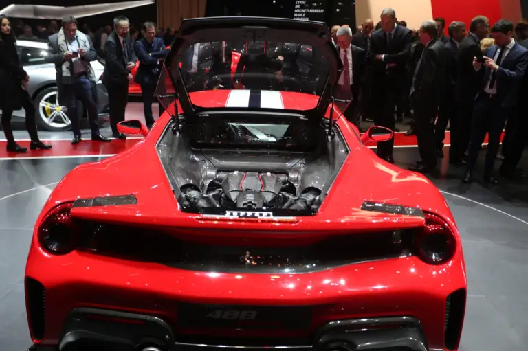 Ferrari 488 Pista (live) - Salone di Ginevra 2018 - 13