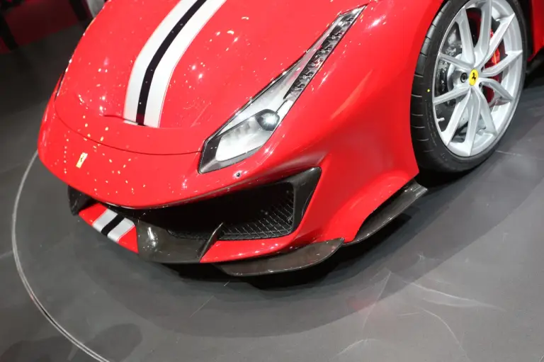 Ferrari 488 Pista (live) - Salone di Ginevra 2018 - 18