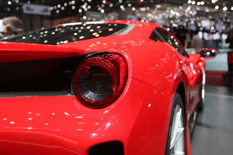 Ferrari 488 Pista (live) - Salone di Ginevra 2018 - 22
