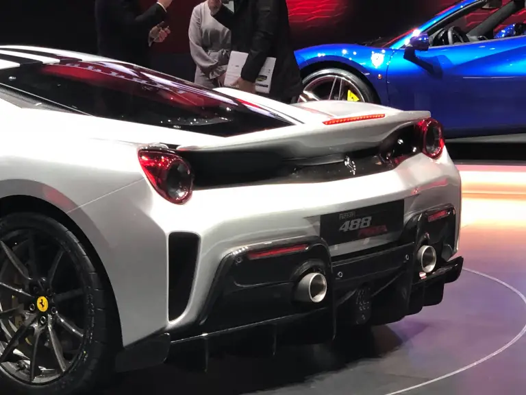 Ferrari 488 Pista - Salone di Ginevra 2018 - 10