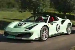 Ferrari 488 Pista Spider ispirata alla 250 GTO di Stirling Moss