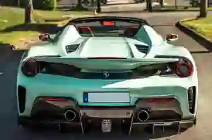 Ferrari 488 Pista Spider ispirata alla 250 GTO di Stirling Moss