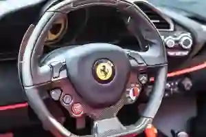 Ferrari 488 Pista Spider ispirata alla 250 GTO di Stirling Moss