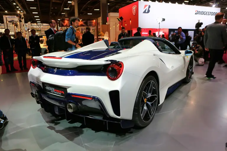 Ferrari 488 Pista Spider - Salone di Parigi 2018 - 5