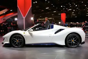 Ferrari 488 Pista Spider - Salone di Parigi 2018 - 8