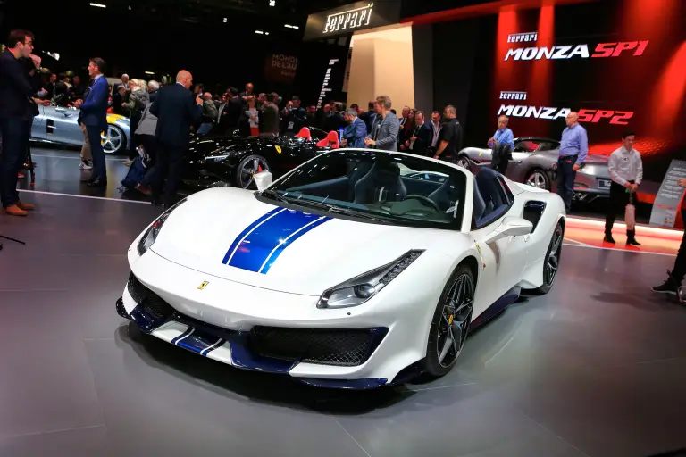 Ferrari 488 Pista Spider - Salone di Parigi 2018 - 9