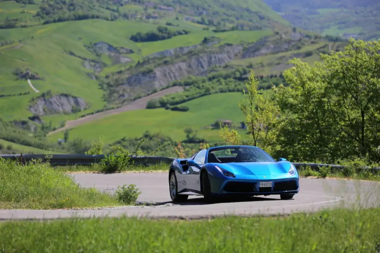 Ferrari 488 Spider - Prova su strada 2016 - 8