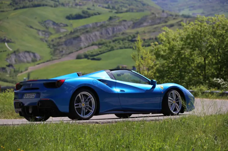 Ferrari 488 Spider - Prova su strada 2016 - 13