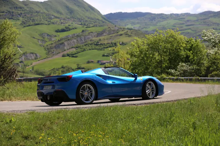 Ferrari 488 Spider - Prova su strada 2016 - 16