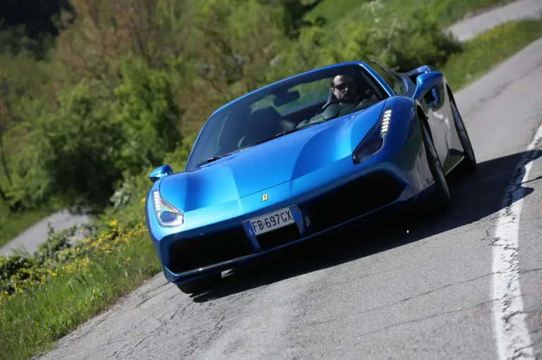 Ferrari 488 Spider - Prova su strada 2016 - 39