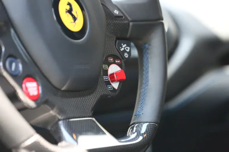 Ferrari 488 Spider - Prova su strada 2016 - 120