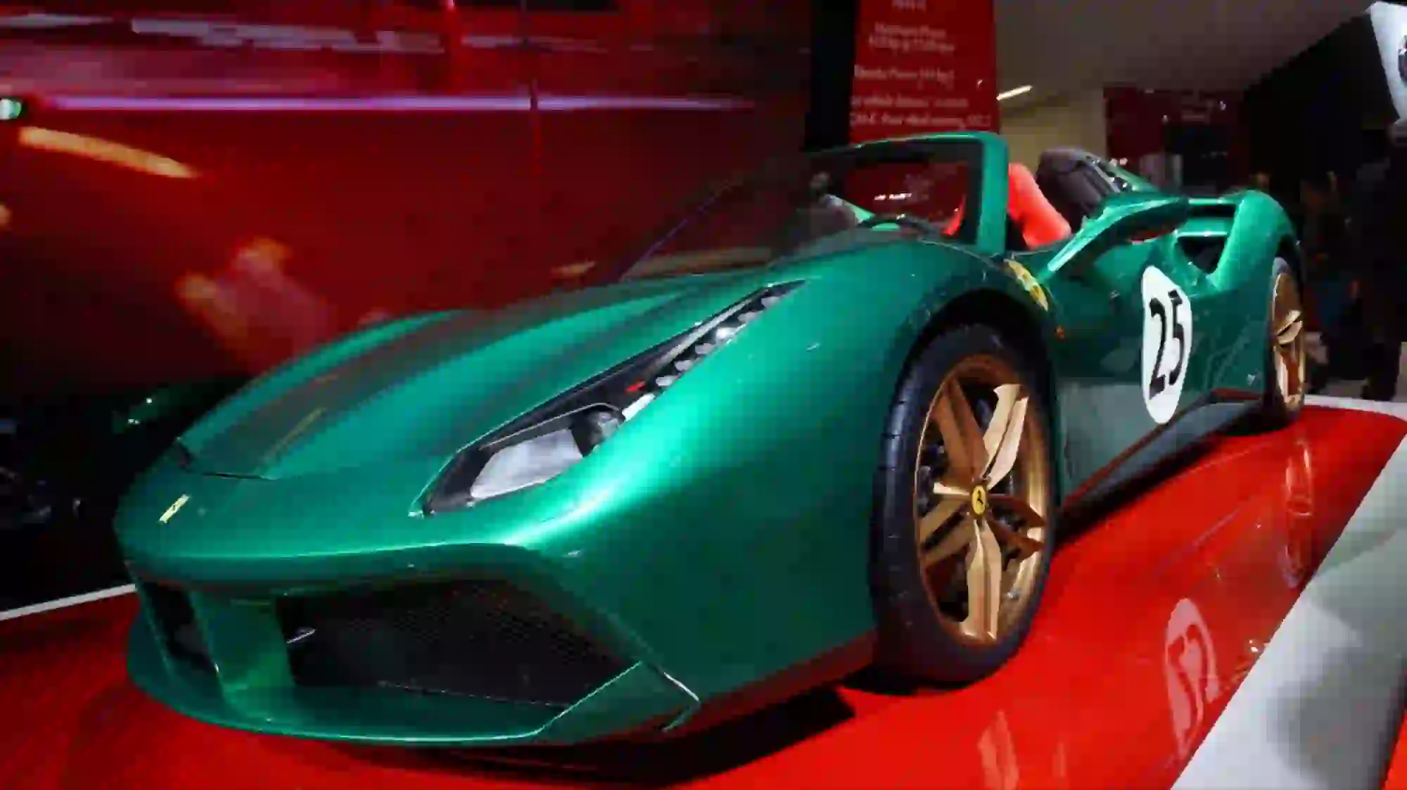 Ferrari 488 Spider Tailor Made Collection - Salone di Parigi 2016 - 11