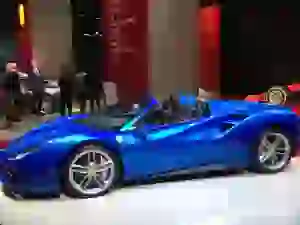 Ferrari 488 Spider - Salone di Francoforte 2015