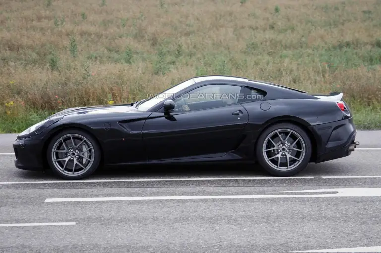 Ferrari 599 2013 foto spia - 4