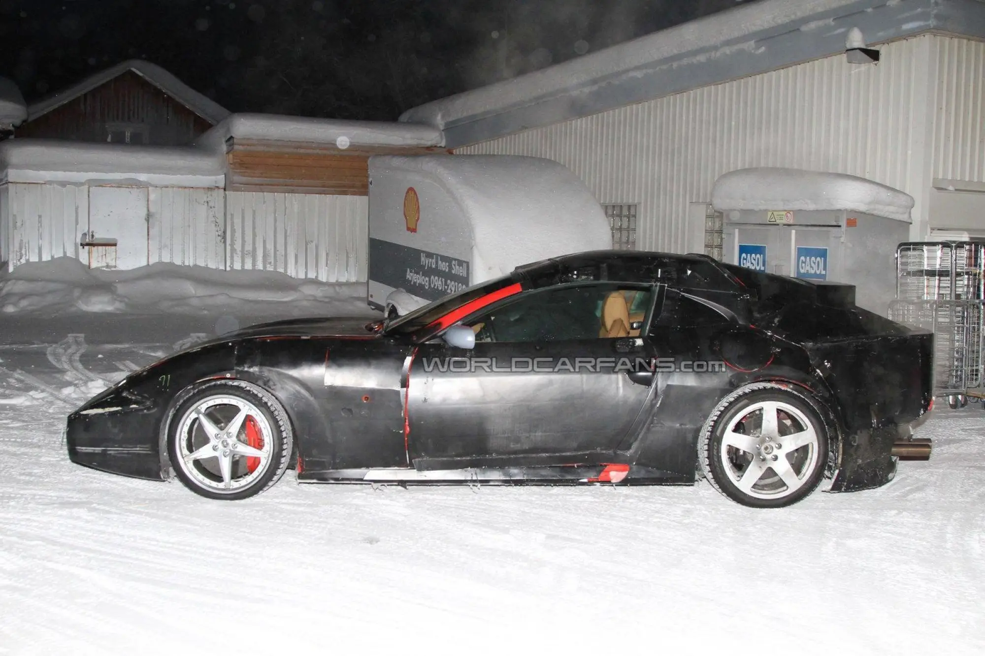 Ferrari 612 Shooting Brake - Foto spia 19-01-2011 - 2