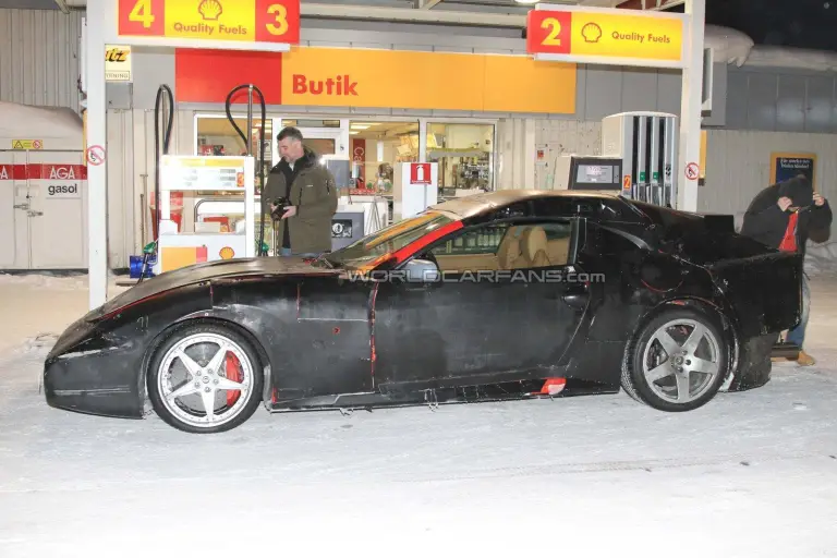 Ferrari 612 Shooting Brake - Foto spia 19-01-2011 - 6