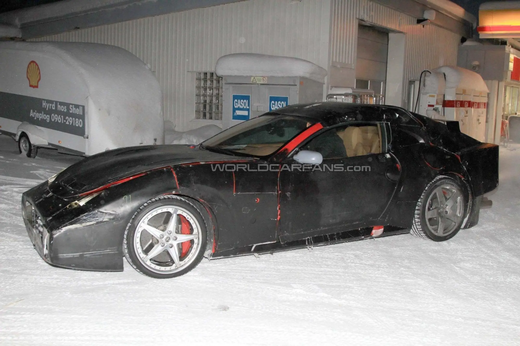 Ferrari 612 Shooting Brake - Foto spia 19-01-2011 - 8