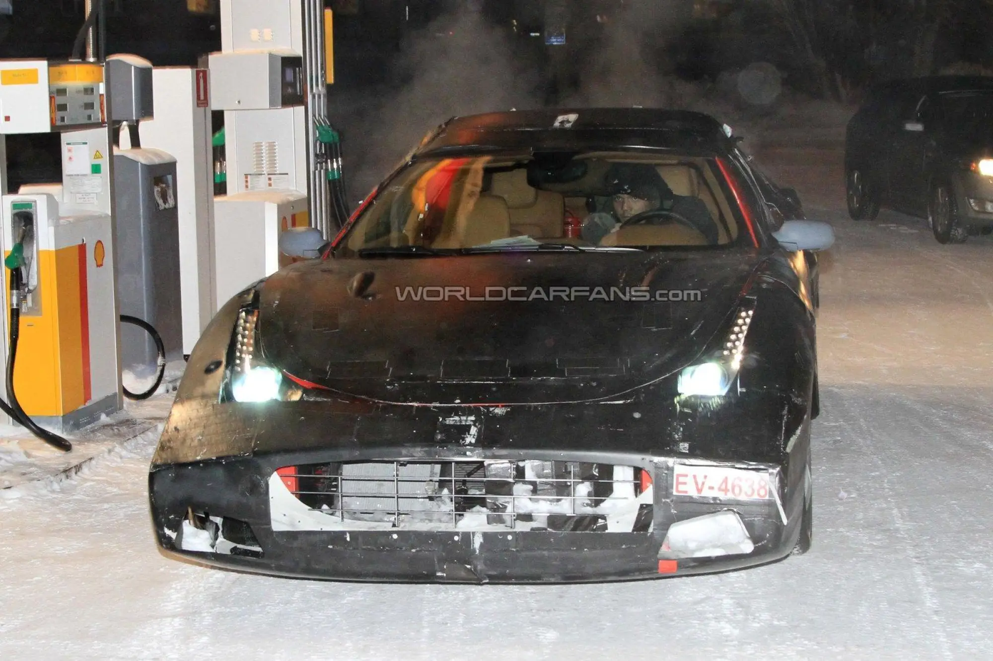 Ferrari 612 Shooting Brake - Foto spia 19-01-2011 - 9
