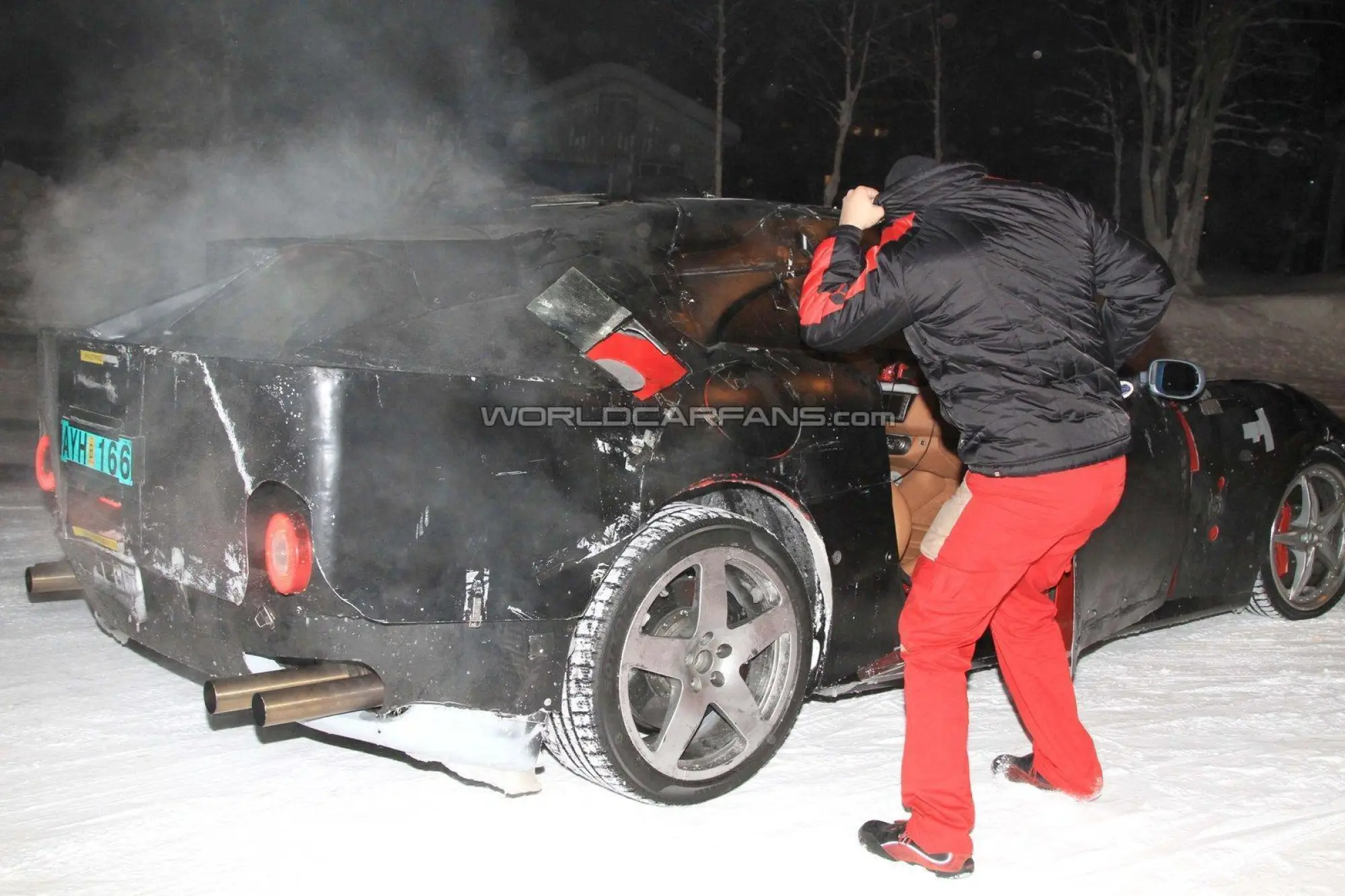 Ferrari 612 Shooting Brake - Foto spia 19-01-2011 - 10