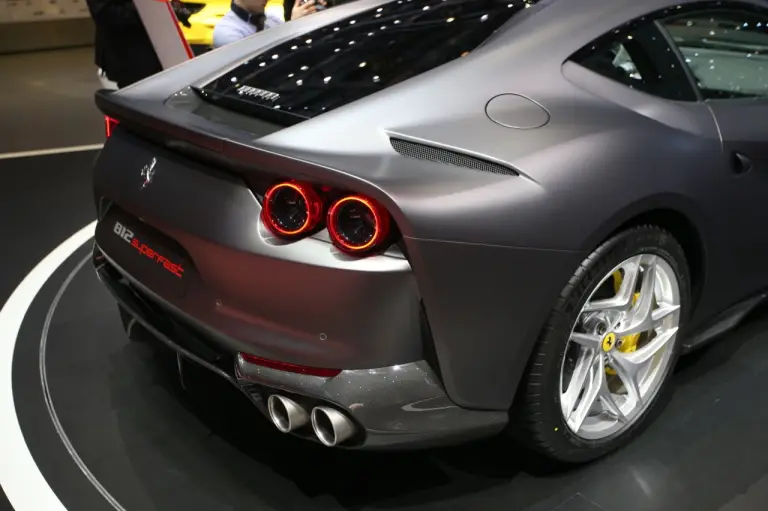 Ferrari 812 Superfast FOTO LIVE - Salone di Ginevra 2017  - 6