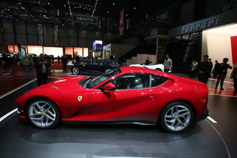 Ferrari 812 Superfast FOTO LIVE - Salone di Ginevra 2017  - 23