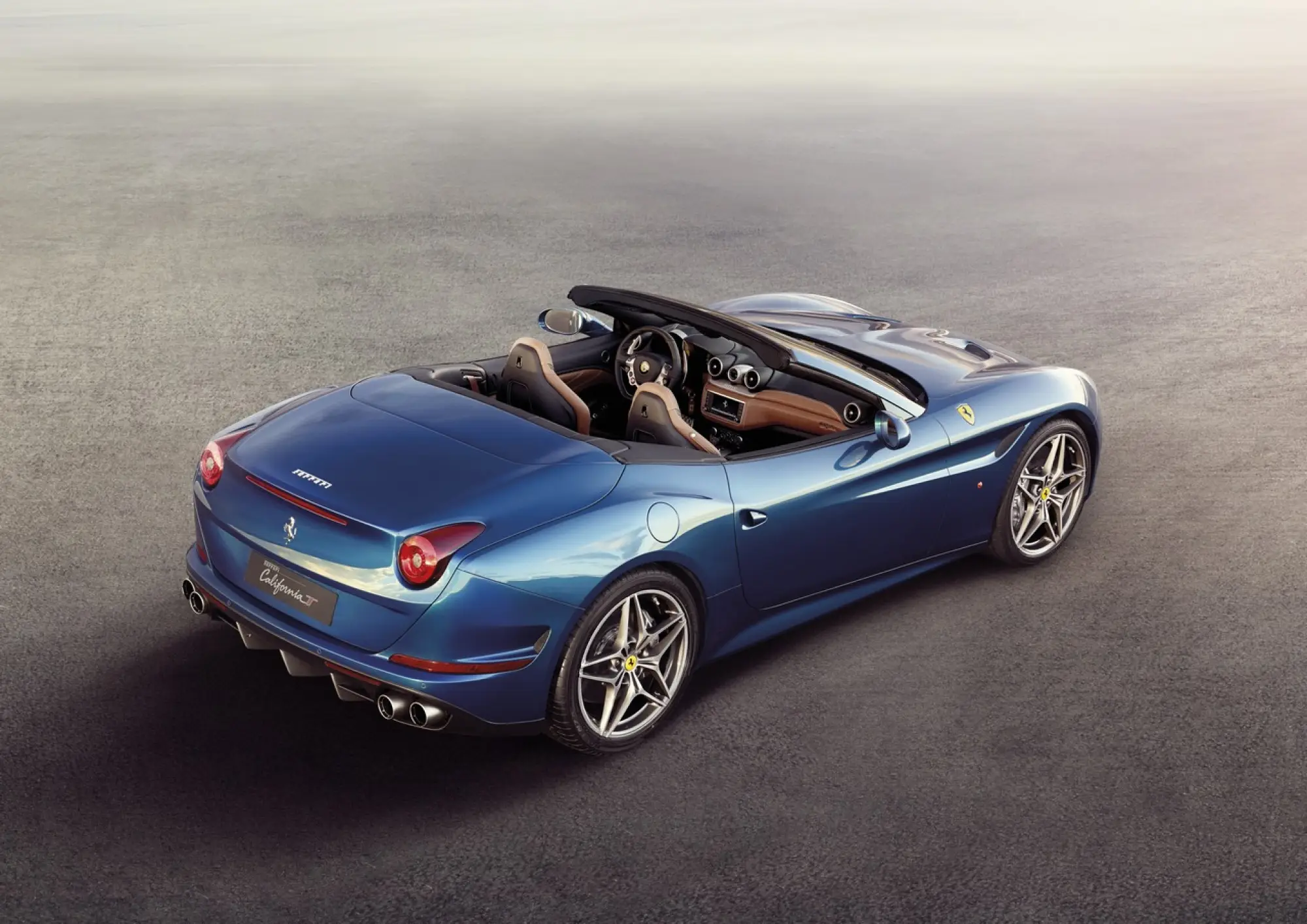 Ferrari California T - 10